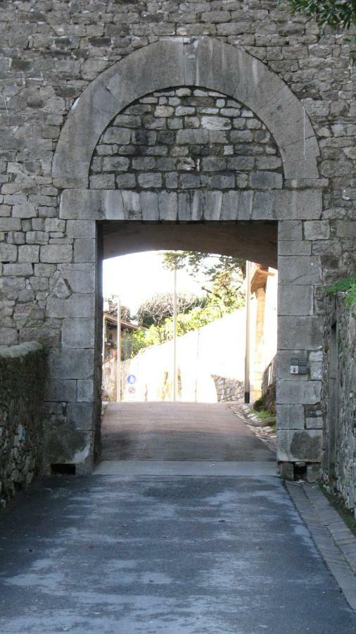 مبيت وإفطار مونتيمورلو Borgo Della Rocca المظهر الخارجي الصورة